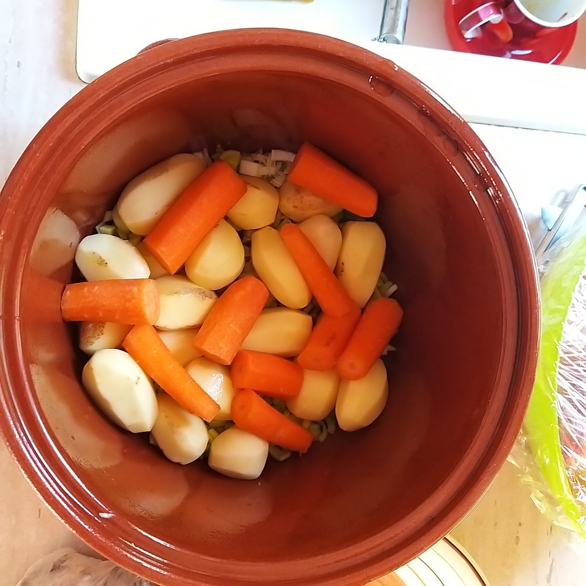 Baked rabbit with potatoes in Clay Pot Bulgarian Recipe ⋆ Mommyontheship